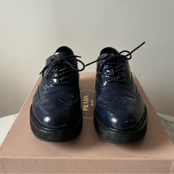 Prada Women’s Navy Brogue Oxfords 36 - Picture 3 of 8